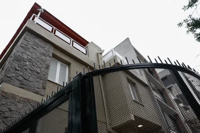 PORTO ALEGRE, RS, BRASIL, 08-12-2025: Donas de Casa que apelaram em bilhete para não sofrerem mais arrombamentos concluem reforma de imóvel histórico no Menino Deus. (Foto: André Ávila/Agência RBS)Indexador: Andre Avila<!-- NICAID(16182926) -->