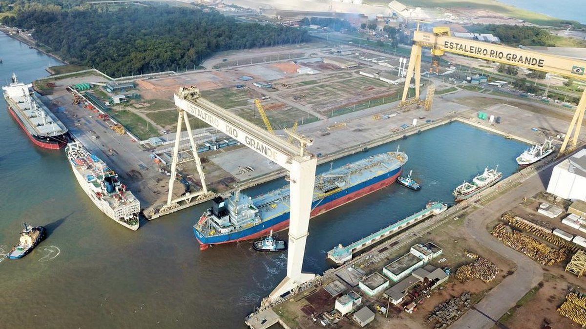 Demissões em polo naval do RS