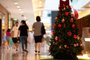 PORTO ALEGRE, RS, BRASIL, 18.12.2023: vendas de Natal em shopping Center da capital. FOTO: CAMILA HERMES, AGÊNCIA RBS<!-- NICAID(15629481) -->