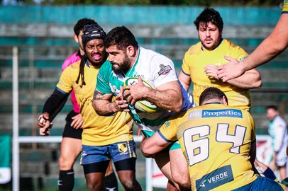 Farrapos sofre primeira derrota no Super 12, mas depende apenas de si para chegar à final. Equipe de Bento Gonçalves foi derrotada pela Poli-SP no Estádio da Montanha, e teve finalizada sua invencibilidade no campeonato<!-- NICAID(16119607) -->