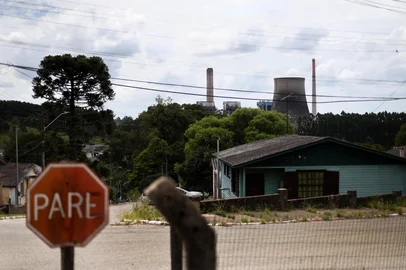 Candiota, RS, Brasil - 27/01/2025 - Após decreto federal, Usina Termoelétrica de Candiota paralisa operações e gera incertezas quanto a demissões e economia local. A região concentra 38% da capacidade de mineração de carvão e chegou a produzir 300 megawats e vendia aproximadamente 1 milhão de reais de energia por dia. FOTO: JONATHAN HECKLER, AGÊNCIA RBS<!-- NICAID(15962598) -->