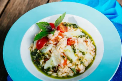 PORTO ALEGRE, RS, BRASIL, 23/02/2017 : Destemperados - Receitas para uma pessoa só. (Omar Freitas/Agência RBS)Indexador: Omar Freitas<!-- NICAID(12755060) -->