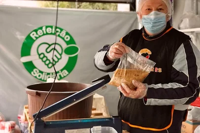 Doação de alimentos - solidariedade