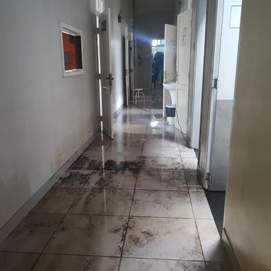 Hospital de São Vicente do Sul tem parte do telhado arrancado por causa do temporal. Estrutura de cobertura do hospital na Região Central já havia sido danificada em temporal no ano passado<!-- NICAID(15977822) -->