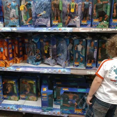 *** Emerson Souza - Dia das Criancas 3 *** Compras em lojas aumentam na vespera do Dia das crianças.