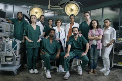 equipe, elenco, sob pressão, série<!-- NICAID(15114371) -->