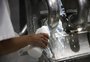 Quem é o Alquimista, químico preso na operação Leite Compen$ado por suspeita de adulterar produto 