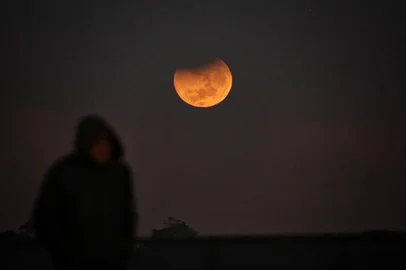 ***EM BAIXA***PORTO ALEGRE, RS, BRASIL,  26/05/2021-Eclipse lunar Mateus Bruxel / Agencia RBS<!-- NICAID(14792804) -->