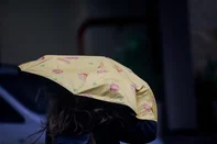 PORTO ALEGRE, RS, BRASIL, 07-11-2025: Chuva e vento marcam a sexta-feira de passagem do ciclone extratropical pelo estado. (Foto: André Ávila/Agência RBS)Indexador: Andre Avila<!-- NICAID(16163267) -->