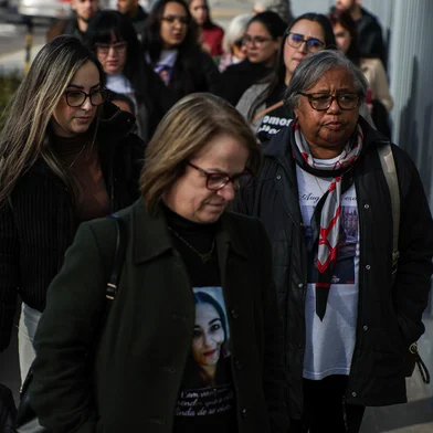 PORTO ALEGRE, RS, BRASIL, 26-08-2025: Familiares das vítimas da boate da Kiss chegam ao Tribunal de Justiça para julgamento de novo recurso. Foto: Renan Mattos / Agência RBS<!-- NICAID(16110034) -->