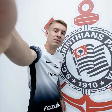 Corinthians anuncia a contratação do meio-campista Charles - Foto: Rodrigo Coca/Corinthians/Divulgação<!-- NICAID(15821794) -->