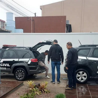 Trio é preso por aplicar o golpe do "falso cartório" (8/4/2025)<!-- NICAID(16012392) -->