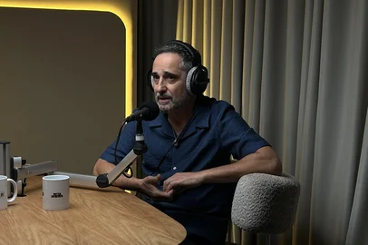 Jorge Drexler sendo entrevistado no programa Potter Entrevista.<!-- NICAID(16333344) -->