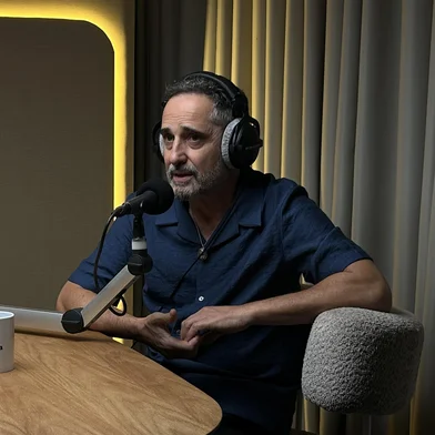 Jorge Drexler sendo entrevistado no programa Potter Entrevista.<!-- NICAID(16333344) -->
