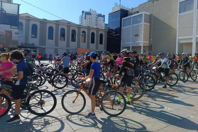 Pedal das Chaminés celebra 253 anos de Porto Alegre<!-- NICAID(16001482) -->