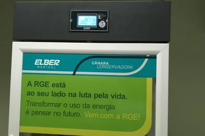 Freezer científico doado pela RGE à prefeitura de Veranópolis<!-- NICAID(15160434) -->