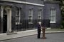 Primeiro-ministro britânico Boris Johnson discursa em frente à sede do governo. Ele anunciou a renúncia à posição de líder do Partido Conservador e, com isso, deve deixar o cargo<!-- NICAID(15142491) -->