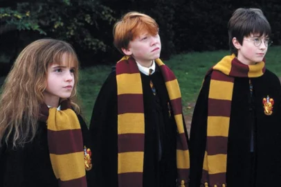 Harry Potter e a Pedra FilosofalTítulo original: Harry Potter and the Sorcerer's Stone2001<!-- NICAID(14946302) -->