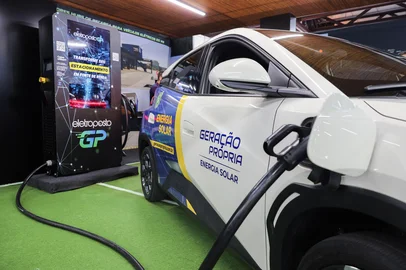 Ulisses Castro / Agencia RBS CAXIAS DO SUL, RS, BRASIL. 06-11-2025. Primeiro dia da Feira Eletric Move, nos Pavilhões da Festa da Uva.<!-- NICAID(16162365) -->