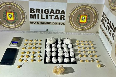 Brigada Militar prende trio por tráfico de drogas em Serafina Corrêa<!-- NICAID(15911274) -->