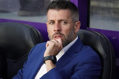 Real Valladolid's Uruguayan coach Paulo Pezzolano looks on during the Spanish league football match between Real Valladolid FC and Club Atletico de Madrid at the Jose Zorilla stadium in Valladolid on April 30, 2023. (Photo by CESAR MANSO / AFP)Editoria: SPOLocal: ValladolidIndexador: CESAR MANSOSecao: soccerFonte: AFPFotógrafo: STR<!-- NICAID(16188080) -->