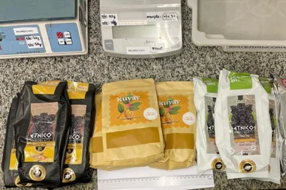 PF apreende 12 quilos de cocaína no Aeroporto Internacional de Porto Alegre<!-- NICAID(15622503) -->