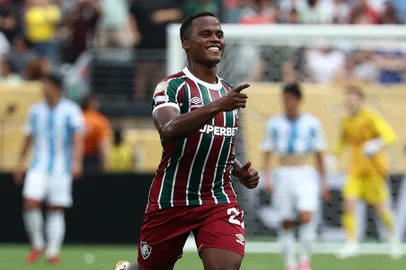 Fluminense's Colombian midfielder #21 Jhon Arias celebrates after scoring the opening goal during the FIFA Club World Cup 2025 Group F football match between Brazil's Fluminense and South Korea's Ulsan HD at the MetLife stadium in East Rutherford, New Jersey on June 21, 2025. (Photo by FRANCK FIFE / AFP)<!-- NICAID(16064827) -->