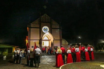 Festa do Divino de Vila Seca<!-- NICAID(15401507) -->