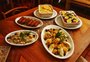 Restaurante mais antigo do RS compartilha receitas com bacalhau para um almoço tradicional de Páscoa