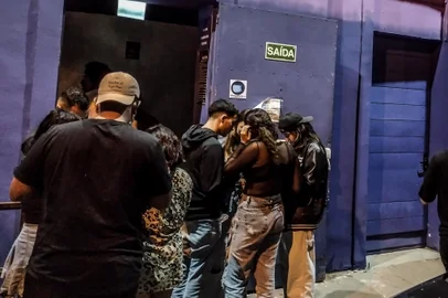Nuvem: ronda da reportagem em bares e casas noturnas de Porto Alegre. Foto de Marco Favero. *Fotógrafo pediu para não assinar<!-- NICAID(14923059) -->