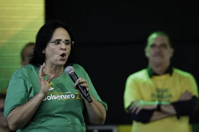 Porto Alegre, RS, Brasil, 26-10-2022: Evento Mulheres com Bolsonaro e Onyx, com a presença de Michelle Bolsonaro, a senadora eleita Damares Alves e a candidata a vice Claudia Jardim, no estádio do São José. Foto: Mateus Bruxel / Agência RBSIndexador: Mateus Bruxel<!-- NICAID(15246296) -->