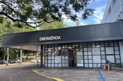 Com superlotação de 360%, emergência SUS do Hospital São Lucas da PUCRS só recebe pacientes críticos (18/2/2025)<!-- NICAID(15978561) -->