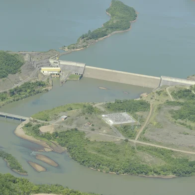 Barragem Dona Francisca , Sobrevoo na região da Quarta Colônia. Vista aérea de lavouras, pastagens, rios e açudes, que sofrem devida à estiagem. Rios Jacuí e soturno com nível a baixo do normal. Barragem de Dona Francisca também apresenta vestígios de baixo nível.<!-- NICAID(7863370) -->