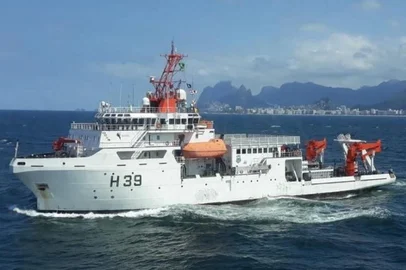 Navio Vital de Oliveira<!-- NICAID(15842479) -->