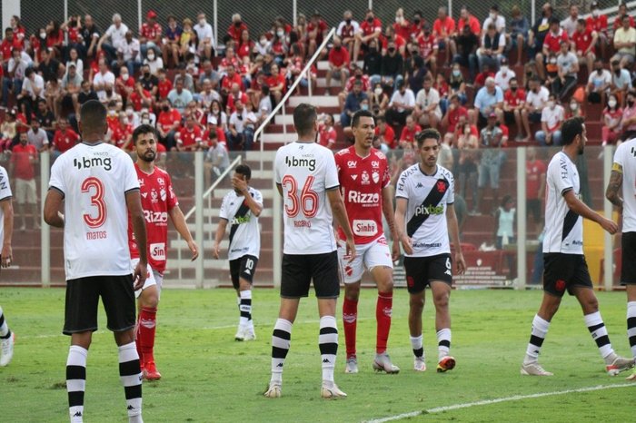 Douglas Monteiro / Vila Nova FC