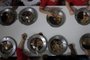 Cinco alunos da escola PanAmericana fiizeram um projeto para doar alimentos que sobram na cantina da sua escola para alunos da alunos da escola de Educação Infantil Boa Vista, que estavam sem janta.Alunos da Escola Infantil Boa Vista, se alimentando com a janta doada.FOTÓGRAFO:TADEUVILANI<!-- NICAID(11420526) -->