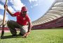José Leandro, o homem que cuida de cada detalhe da manutenção do gramado do Beira-Rio