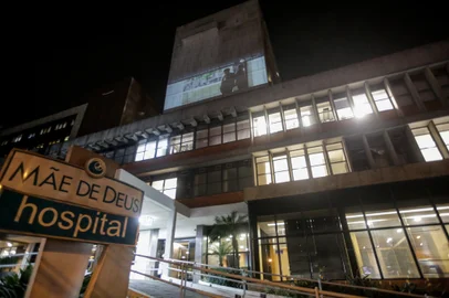 PORTO ALEGRE, RS - 30/06/2021. Celebração de 42 anos do Hospital Mãe de Deus foi transmitida ao vivo nas redes sociais, homenageou corpo de funcionários e pacientes da instituição. A cerimônia teve também a presença de um quarteto de cordas. FOTO: Marco Favero / Agência RBS<!-- NICAID(14822499) -->