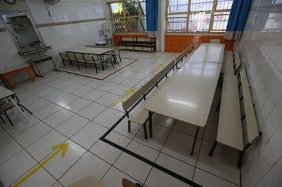 PORTO ALEGRE, RS, BRASIL, 25/02/2021- Volta às aulas Porto Alegre. Na foto -  Escola Bairro Cavalhada. Foto: Lauro Alves  / Agencia RBS<!-- NICAID(14722225) -->