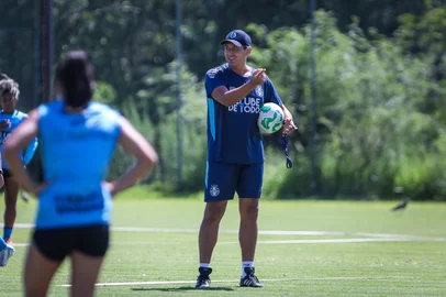 Cyro Leães, técnico das Mosqueteiras<!-- NICAID(16221432) -->