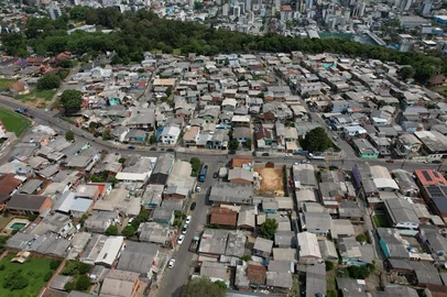 CAXIAS DO SUL, RS, BRASIL, 10/11/2023. Supremo Tribunal Federal (STF) deve aceitar recurso e julgar o caso Magnabosco, que envolve a área do Primeiro de Maio, em Caxias do Sul. Na foto, vistas aéreas do bairro 1º de Maio. (Porthus Junior/Agência RBS)<!-- NICAID(15594092) -->