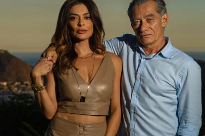Juliana Paes e Chico Diaz estão no elenco de Os Donos do Jogo<!-- NICAID(16158171) -->