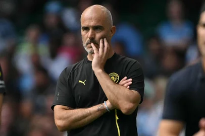 Manchester City's Italian manager Enzo Maresca looks on during the English FA Community Shield football match between Arsenal and Manchester City at The Principality Stadium, in Cardiff, south Wales on August 16, 2026. (Photo by Glyn KIRK / AFP)<!-- NICAID(16349098) -->