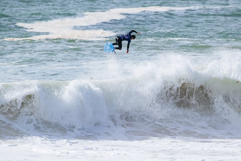 João Chumbinho surfe