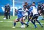 Grêmio faz penúltimo treino antes de enfrentar o Ceará, e Felipão mantém dúvida nas laterais