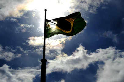 CAXIAS DO SUL, RS, BRASIL, 29/10/2018. Bandeira do Brasil fotografada um dia após as eleições 2018. (Diogo Sallaberry/Agência RBS)<!-- NICAID(13806682) -->
