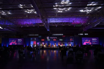 Uma imersão em conteúdos sobre vendas na área do Turismo. Essa é a promessa da organização do Festuris Connection para os participantes que estiverem no Hotel Master nos dias 6 e 7 de maio, em Gramado. E a experiência não será destinada apenas aos que estiverem no local já que, desta vez, o evento também ocorrerá  online, em formato híbrido. O Festuris Connetion <!-- NICAID(14764977) -->