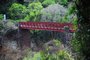 CAMPESTRE DA SERRA, RS, BRASIL, 19/09/2023. Pontes bloqueadas ou levadas pela enchurrada do dia 04/09. A reportagem do Pioneiro percorreu os desvios, conferiu as condições das estradas e de que forma a comunidade local convive com a situação. Inaugurada em fevereiro de 1907, a Ponte dos Korff começou a ser construída em 1904 e foi a primeira a transpor o Rio das Antas e possibilitar o fluxo de mercadorias ao centro do país. Declarada patrimônio histórico e cultural do Estado em 2000, a estrutura é a principal alternativa de ligação, para veículos leves entre São Marcos e Campestre. (Porthus Junior/Agência RBS)<!-- NICAID(15547754) -->