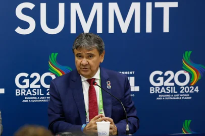 Rio de Janeiro (RJ) 18/11/2024 - O ministro do Desenvolvimento e AssistÃªncia Social, FamÃ­lia e Combate Ã  Fome (MDS), Wellington Dias, detalha aÃ§Ãµes da AlianÃ§a Global contra a Fome e a Pobreza, na 19Â° ReuniÃ£o de CÃºpula do G20, no Museu de Arte Moderna. Foto: Fernando FrazÃ£o/AgÃªncia Brasil<!-- NICAID(15916380) -->