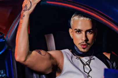 Thiago Pantaleão realiza show na NOX Versus, em Caxias do SulPantaleão já cantou em parceria com Gloria Groove, Priscilla Alcântara, Danny Bond e outros artistas consagrados. Foi presença de destaque no Baile da Vogue 2022, no Prêmio Multishow e está ganhando cada vez mais espaço no cenário musical brasileiro.<!-- NICAID(15368285) -->